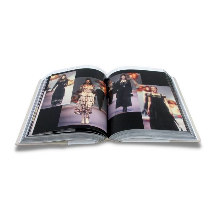 Livro Chloé Catwalk Thames & Hudson - Modern Mood
