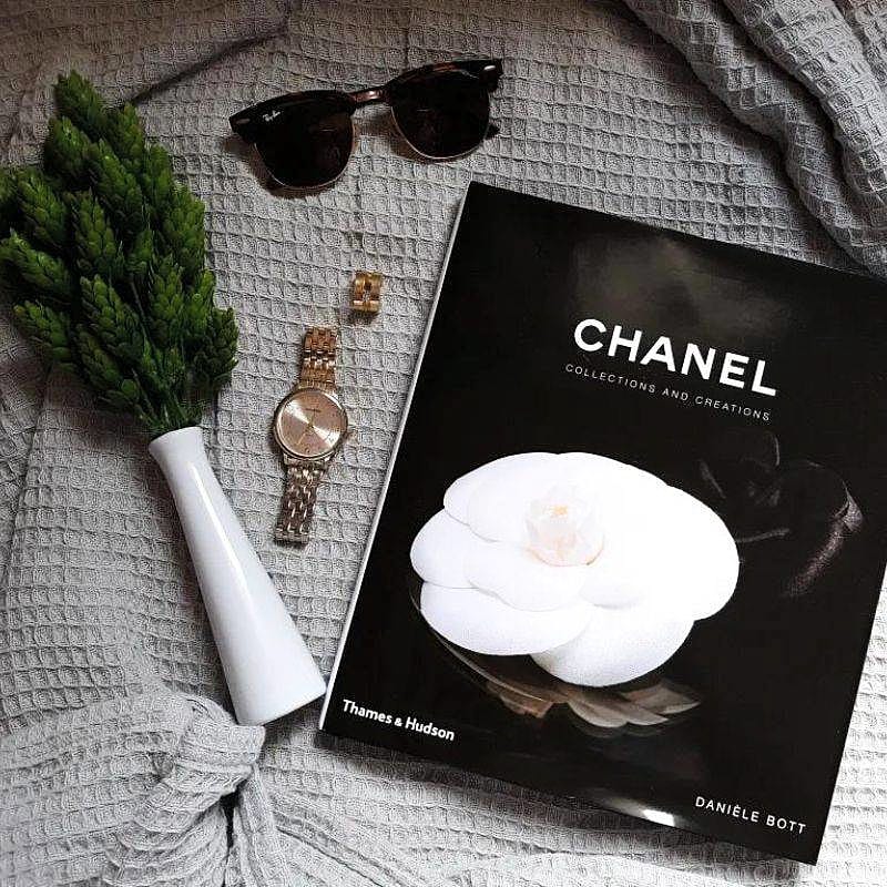 Livro Chanel - Collections And Creations - Thames & Hudson - Modern Mood