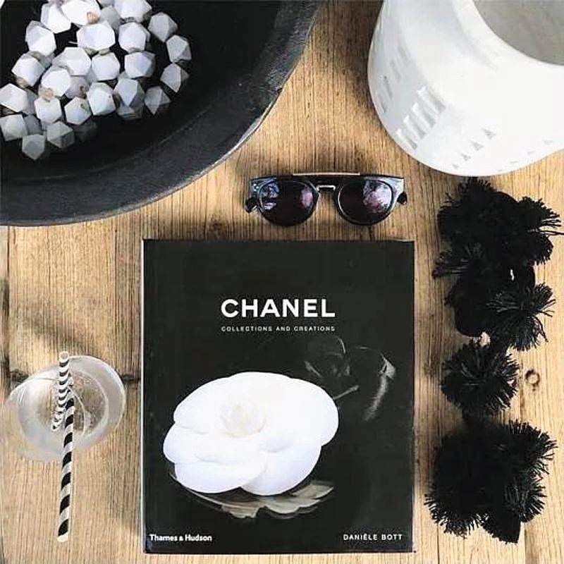 Livro Chanel - Collections And Creations - Thames & Hudson - Modern Mood