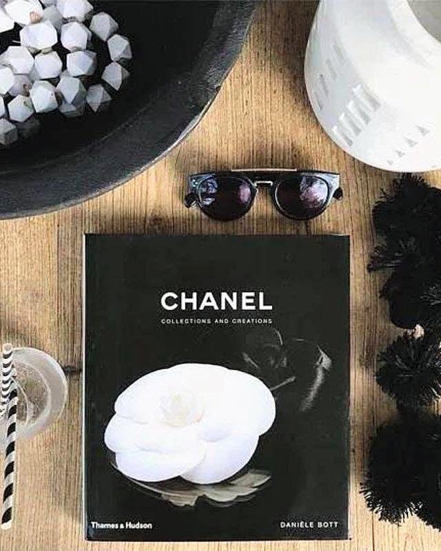 Livro Chanel - Collections And Creations - Thames & Hudson - Modern Mood