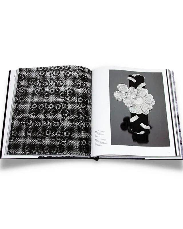 Livro Chanel - Collections And Creations - Thames & Hudson - Modern Mood