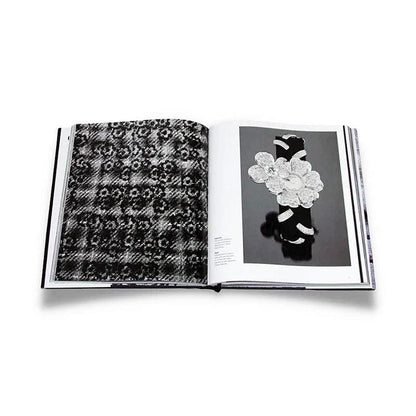 Livro Chanel - Collections And Creations