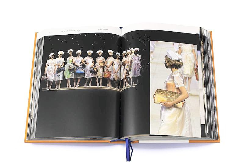 Livro Louis Vuitton - Catwalk Thames & Hudson - Modern Mood