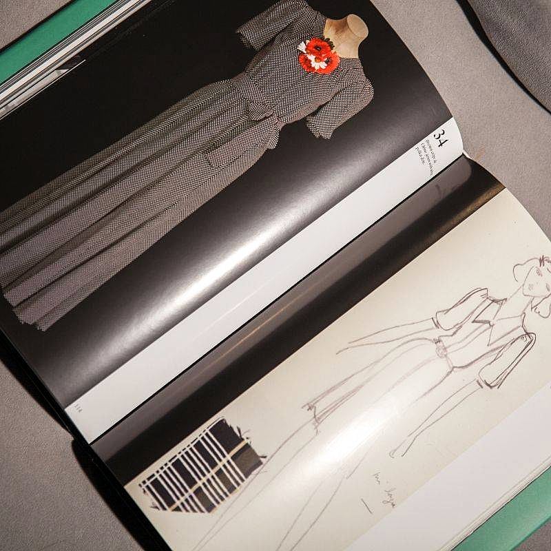 Livro Yves Saint Laurent The Scandal Collection, 1971 Abrams Books - Modern Mood