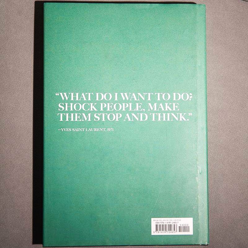 Livro Yves Saint Laurent The Scandal Collection, 1971 Abrams Books - Modern Mood