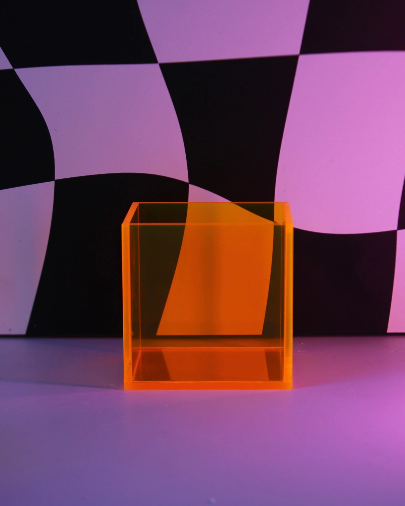 Porta treco de acrílico neon Pop Box da Modern Mood para organizar pequenos objetos com estilo na mesa ou penteadeira [WEBP]