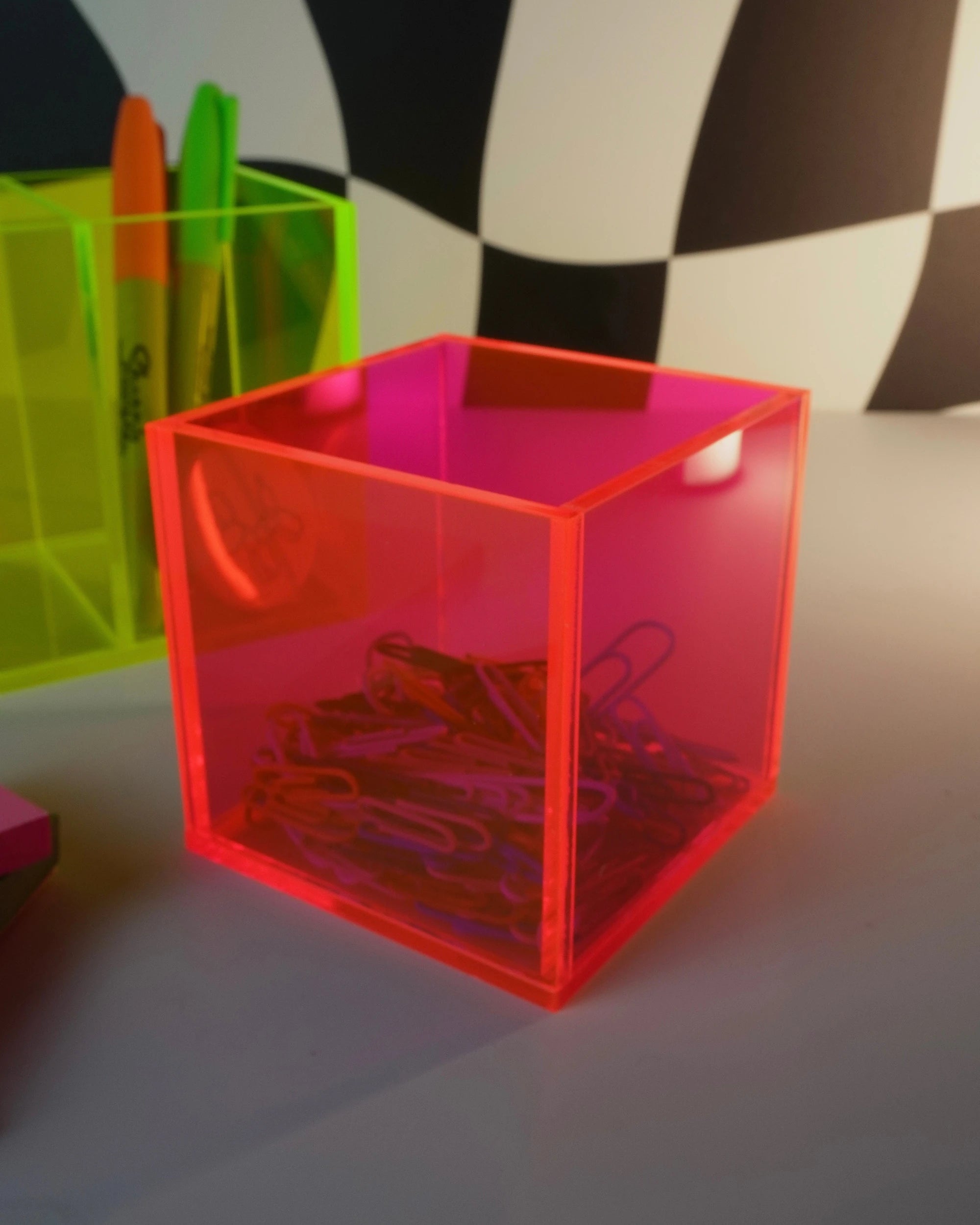 Pop Box - Porta Treco de Acrílico Neon [WEBP]