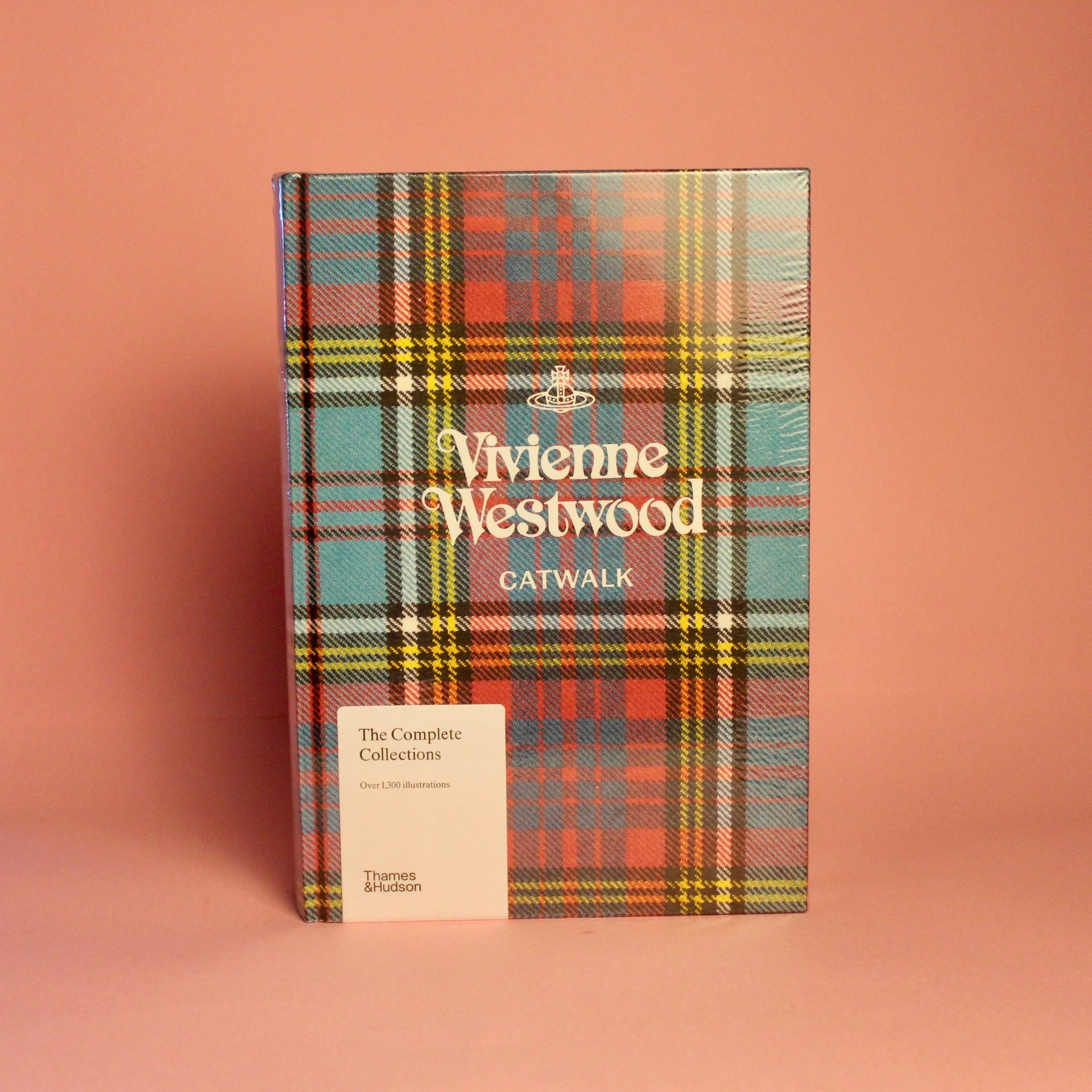 Livro Vivienne Westwood Catwalk The Complete Collections em capa dura da Thames & Hudson na Modern Mood [WEBP]