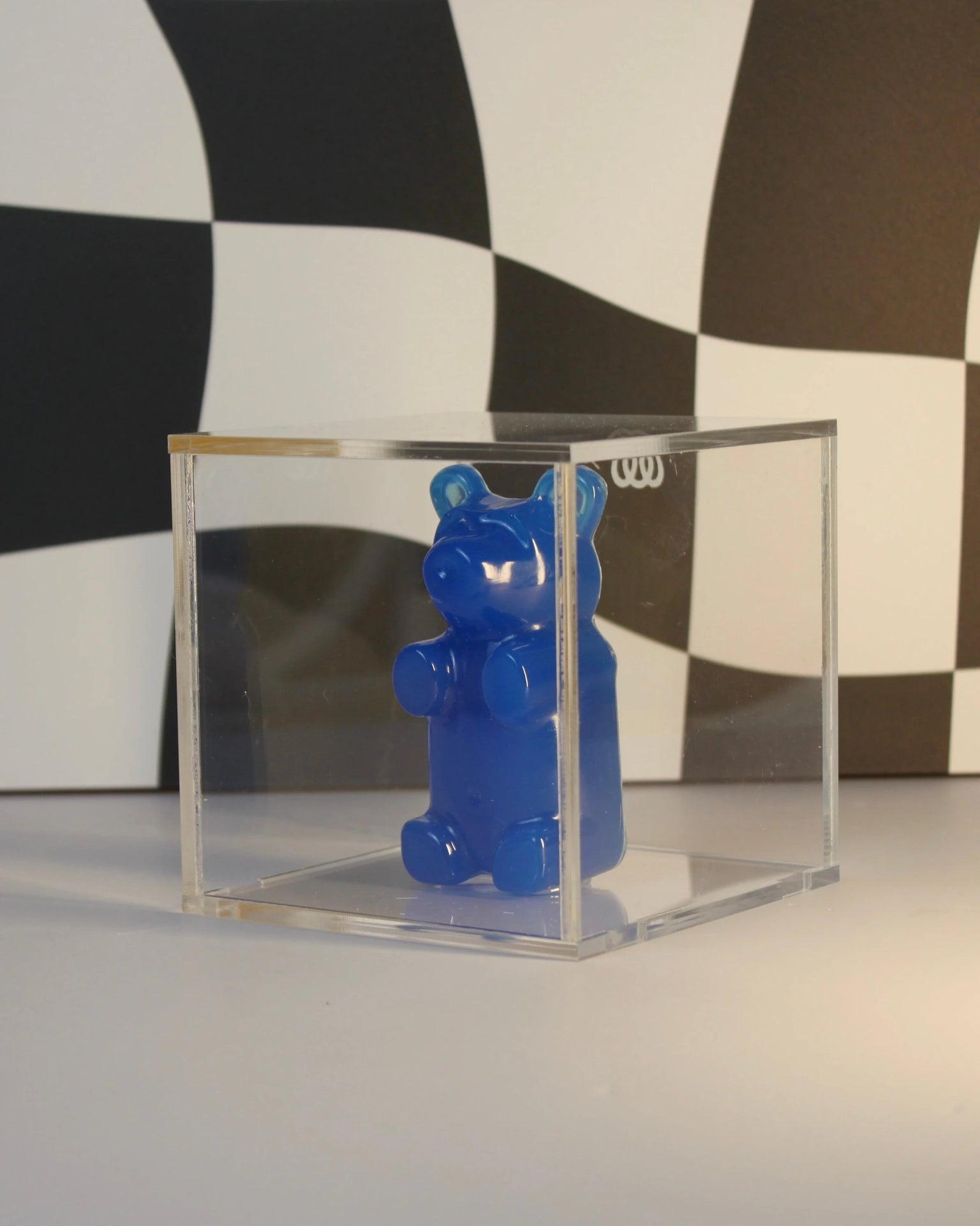 Candy Cube  - Urso na Caixa de Acrílico - Modern Mood [WEBP]