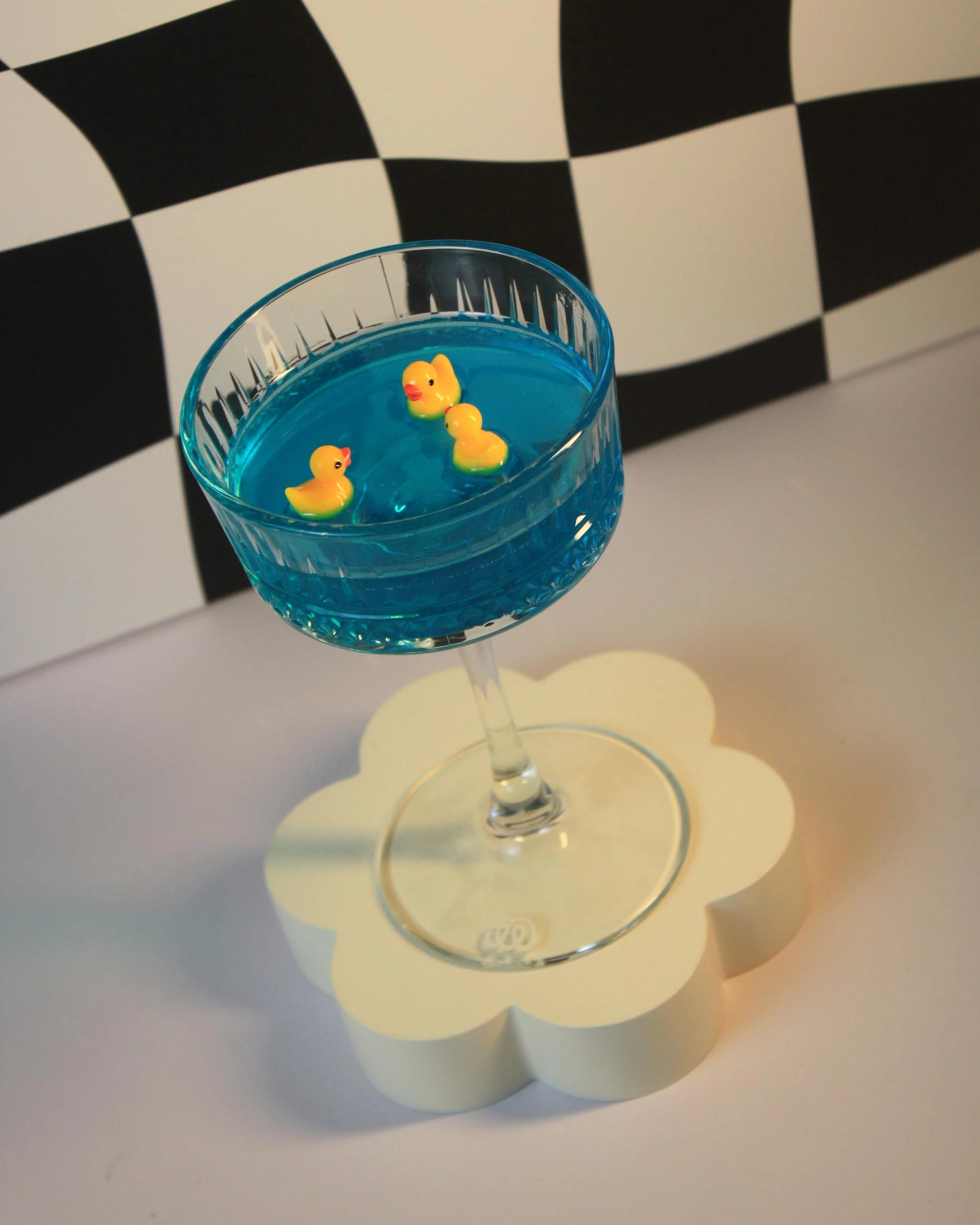 Taça decorativa Duck com design lúdico e patos em destaque para decoração [WEBP]