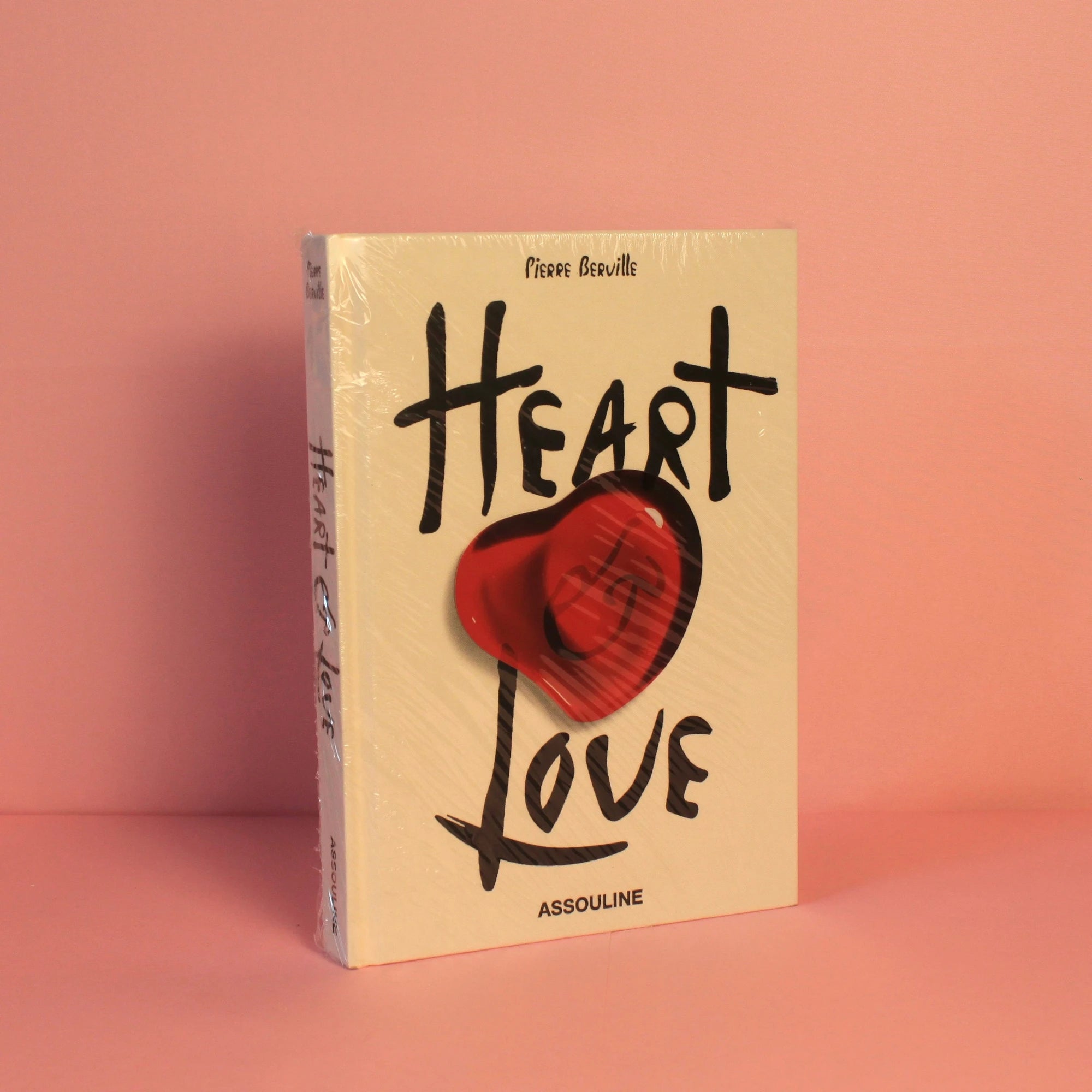 Livro Heart & Love Assouline coffee table book de luxo em capa dura na Modern Mood [WEBP]