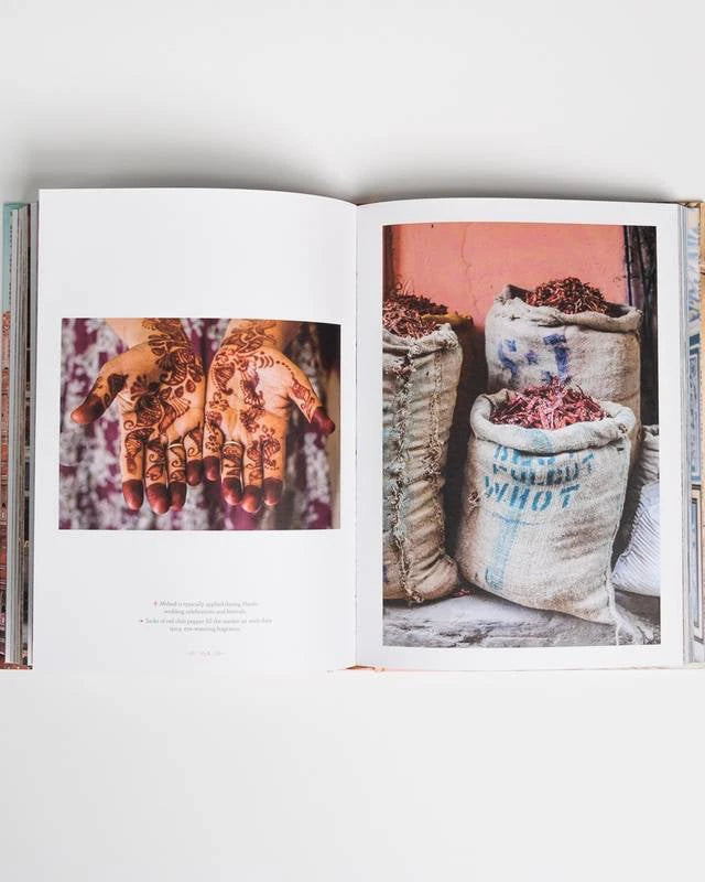 Livro Patterns Of India: a Journey Through Colors, Textiles, And The Vibrancy of Rizzoli - imagem 9 [WEBP]