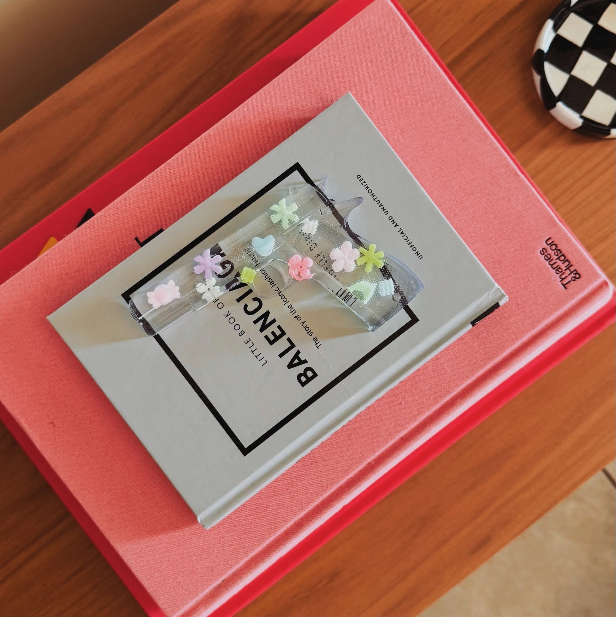 Livro Assouline Ibiza Bohemia - Modern Mood [WEBP]
