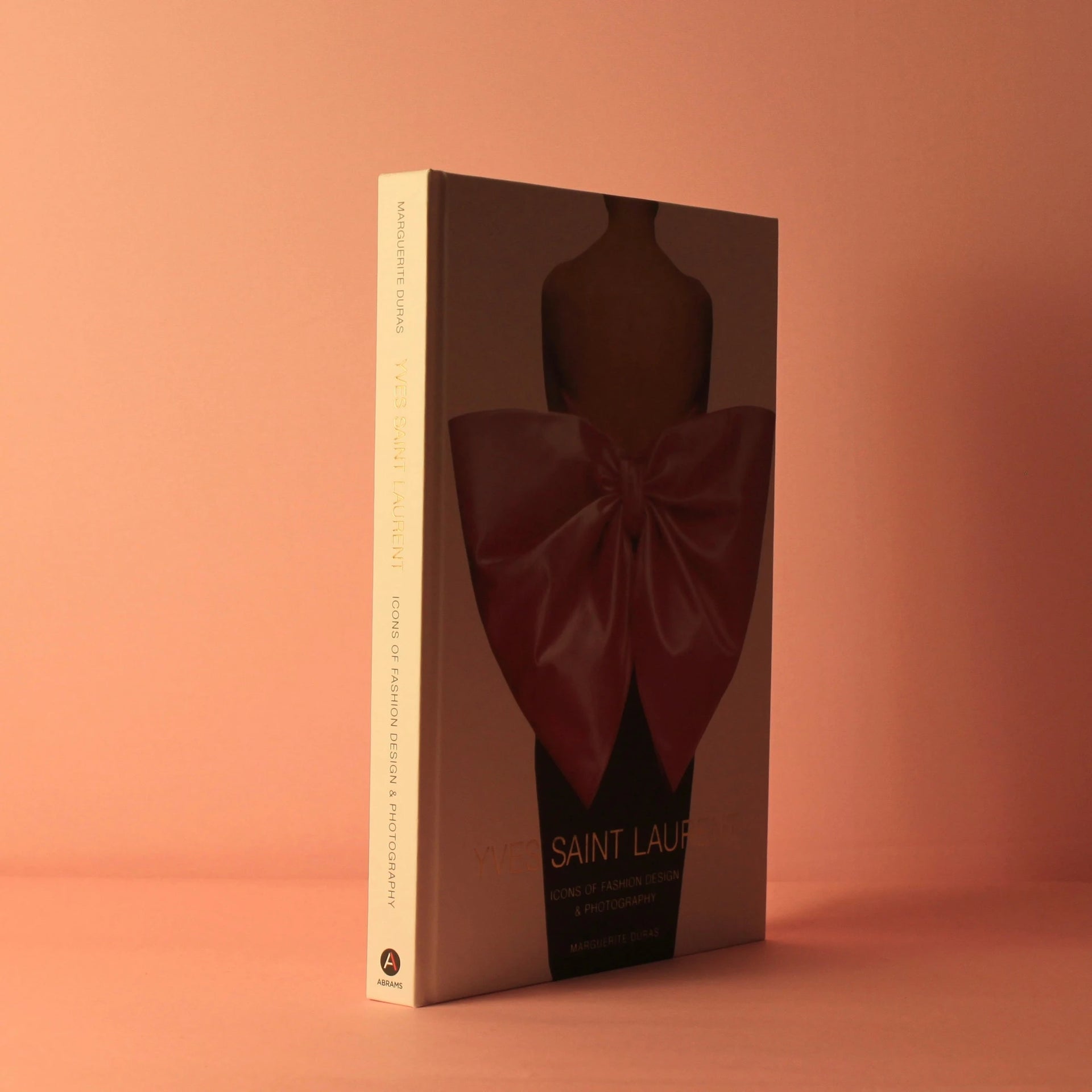 Livro Yves Saint Laurent Abrams Books - Modern Mood [WEBP]