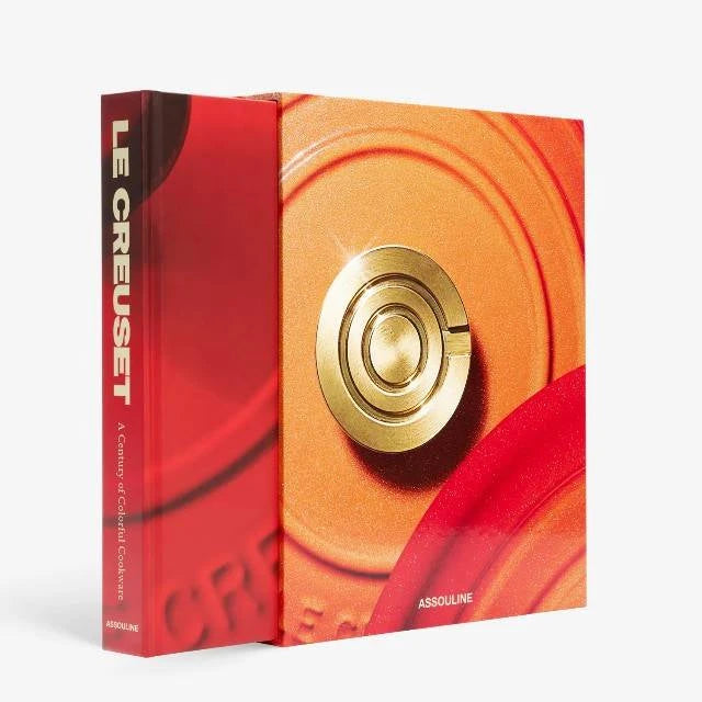 Livro Le Creuset: a Century Of Colorful Cookware Assouline - imagem 1 [WEBP]