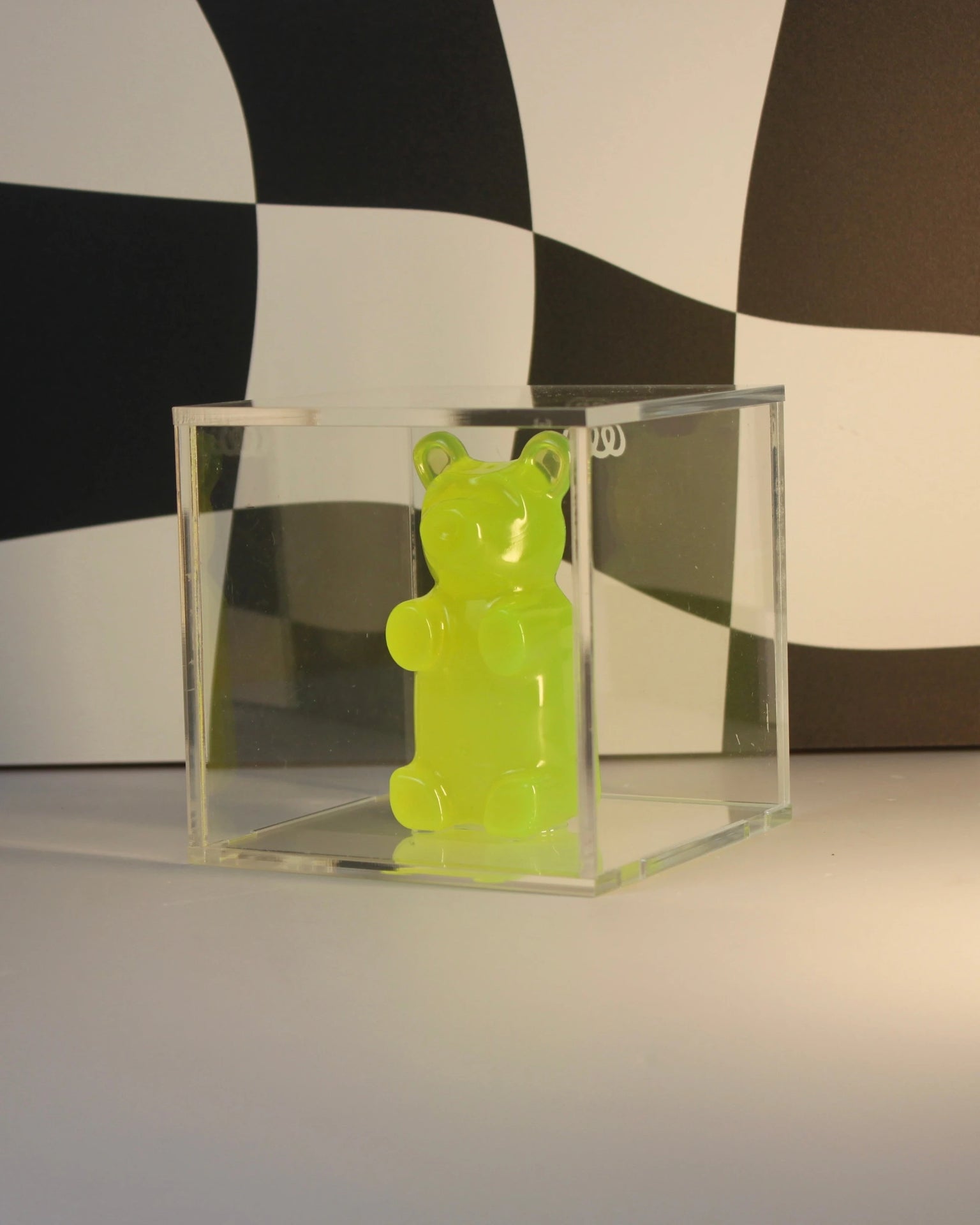 Candy Cube  - Urso na Caixa de Acrílico - Modern Mood [WEBP]