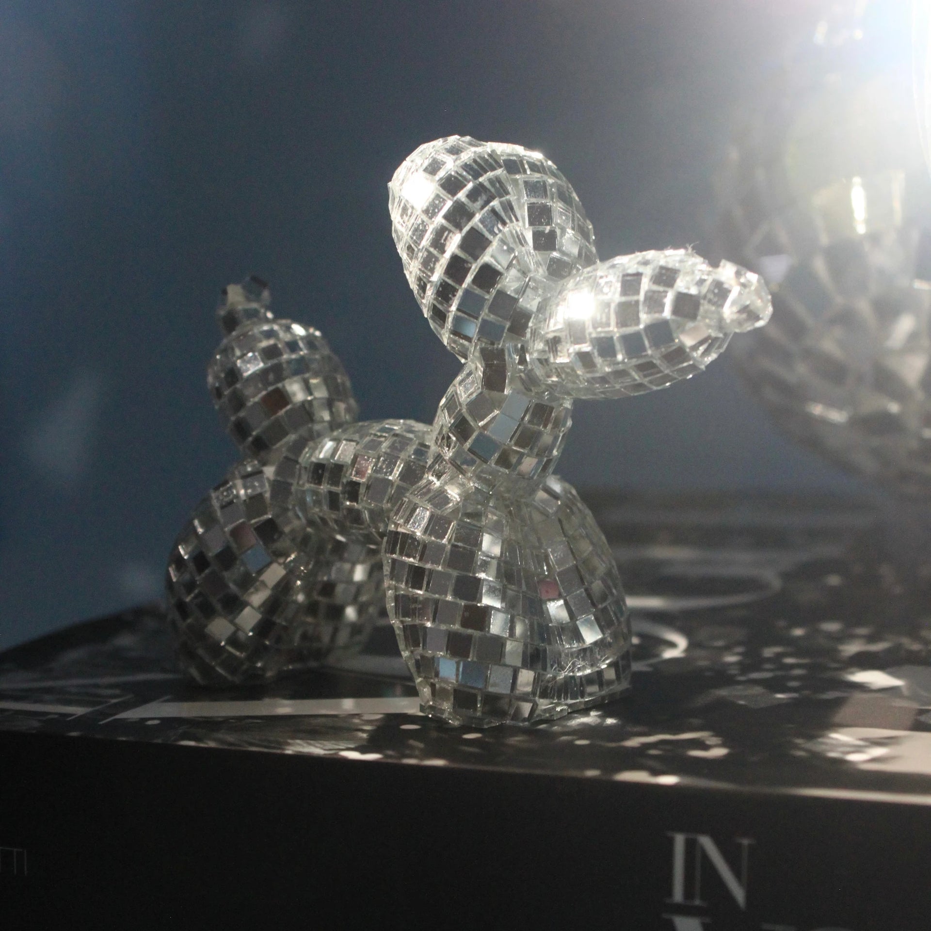 Disco Moodie - Balloon Dog Espelhado - Modern Mood [WEBP]