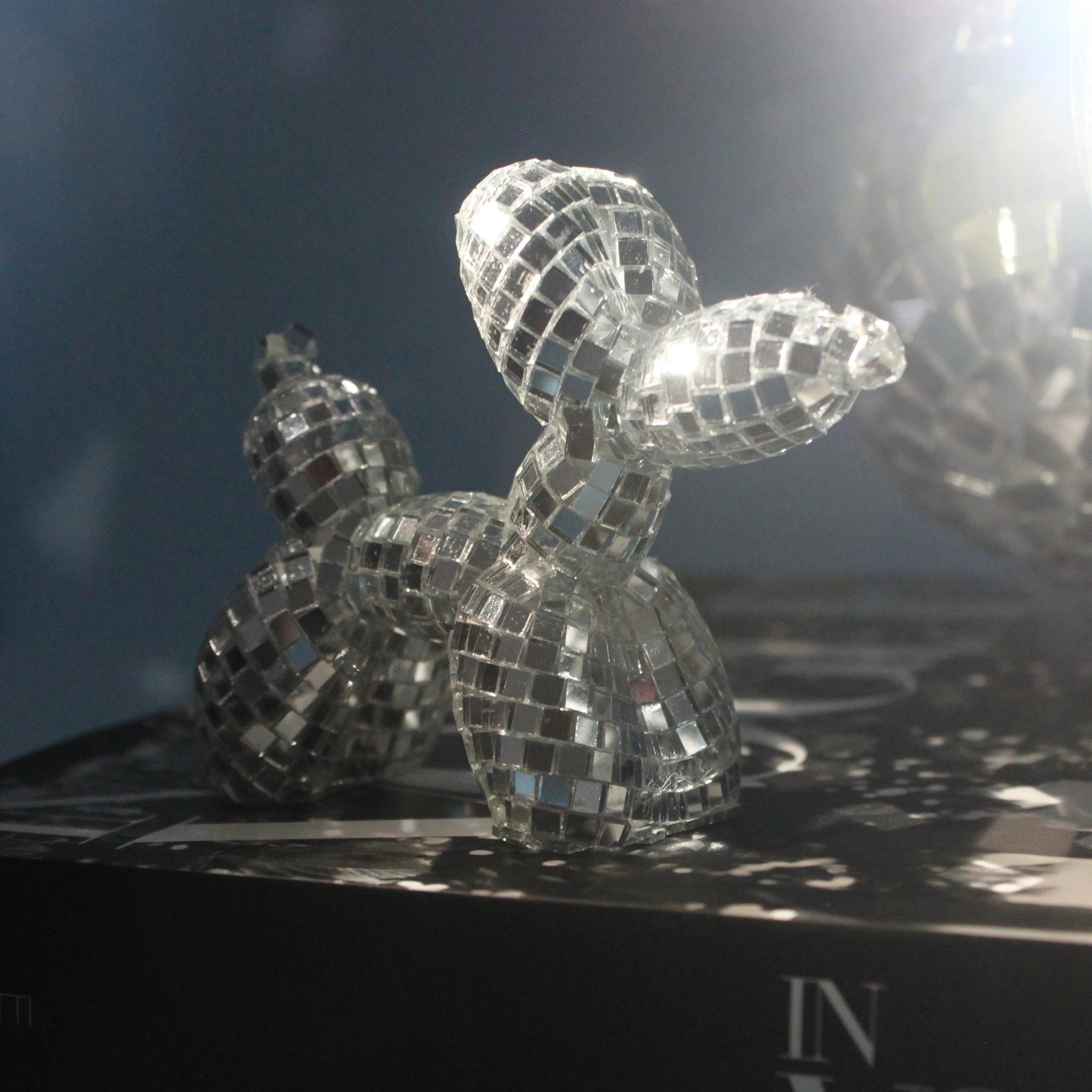 Disco Moodie - Balloon Dog Espelhado - Modern Mood [WEBP]