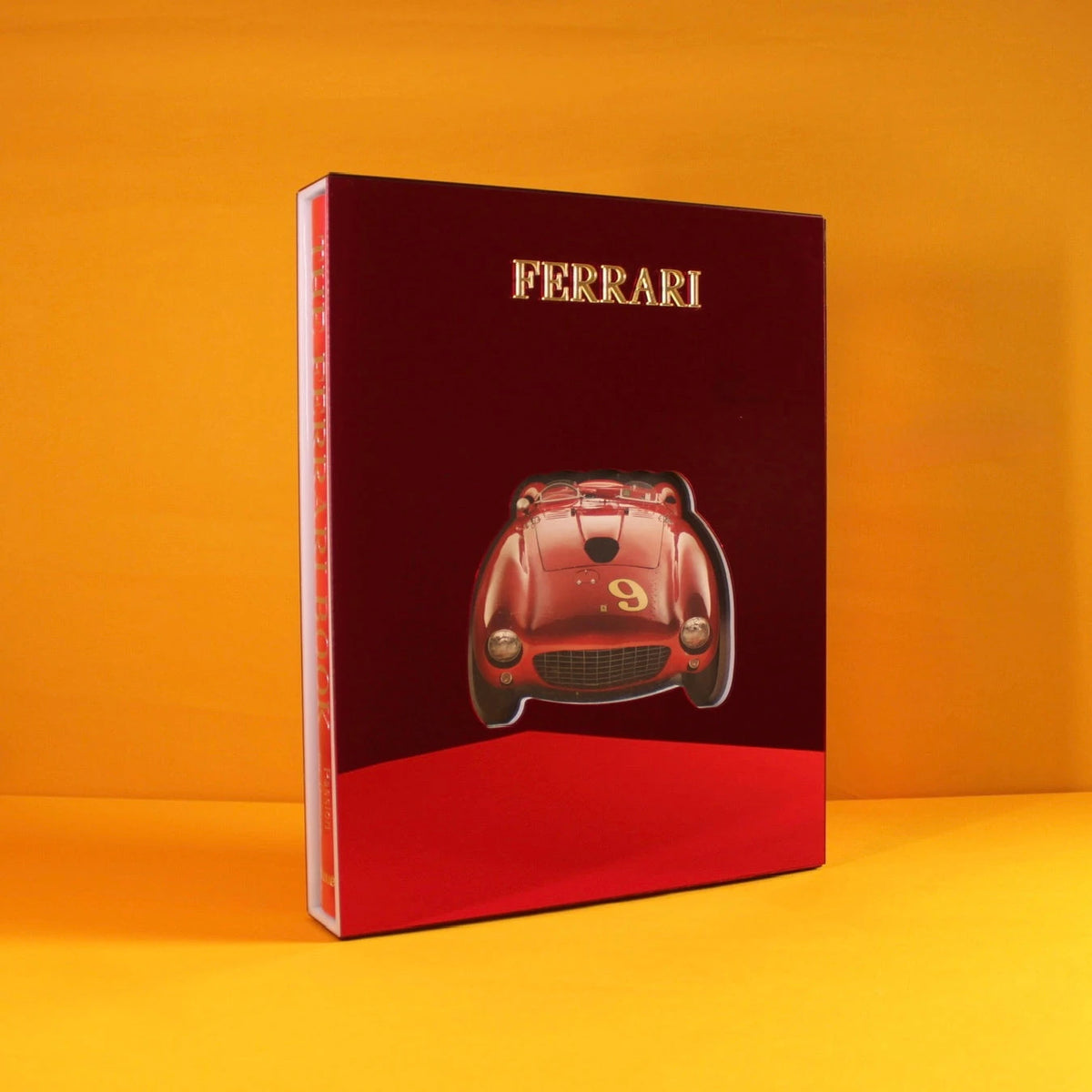 Livro The Ferrari Book teNeues com capa acrílica — imagem 1