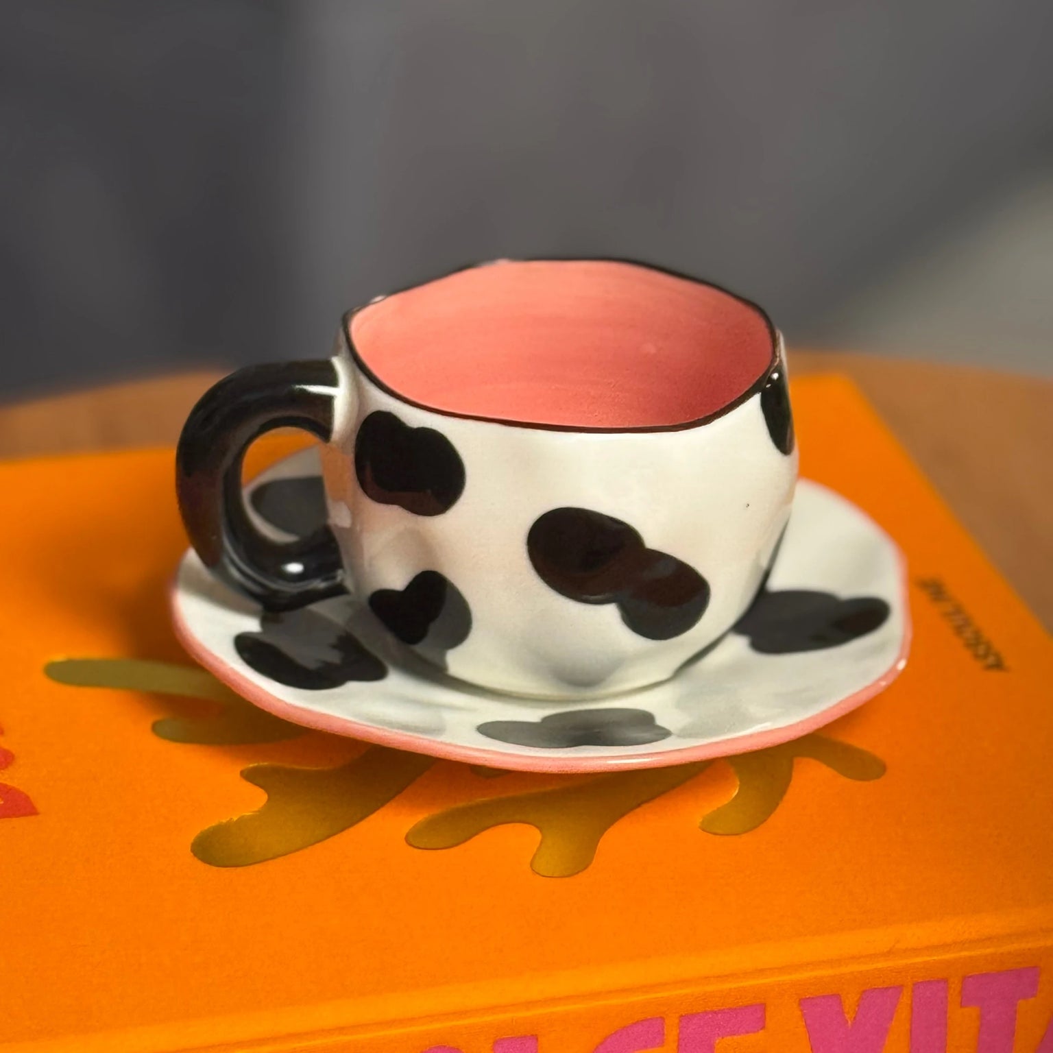 Caneca Aesthetic de cerâmica com pires pintada à mão 300 ml - Modern Mood [WEBP]