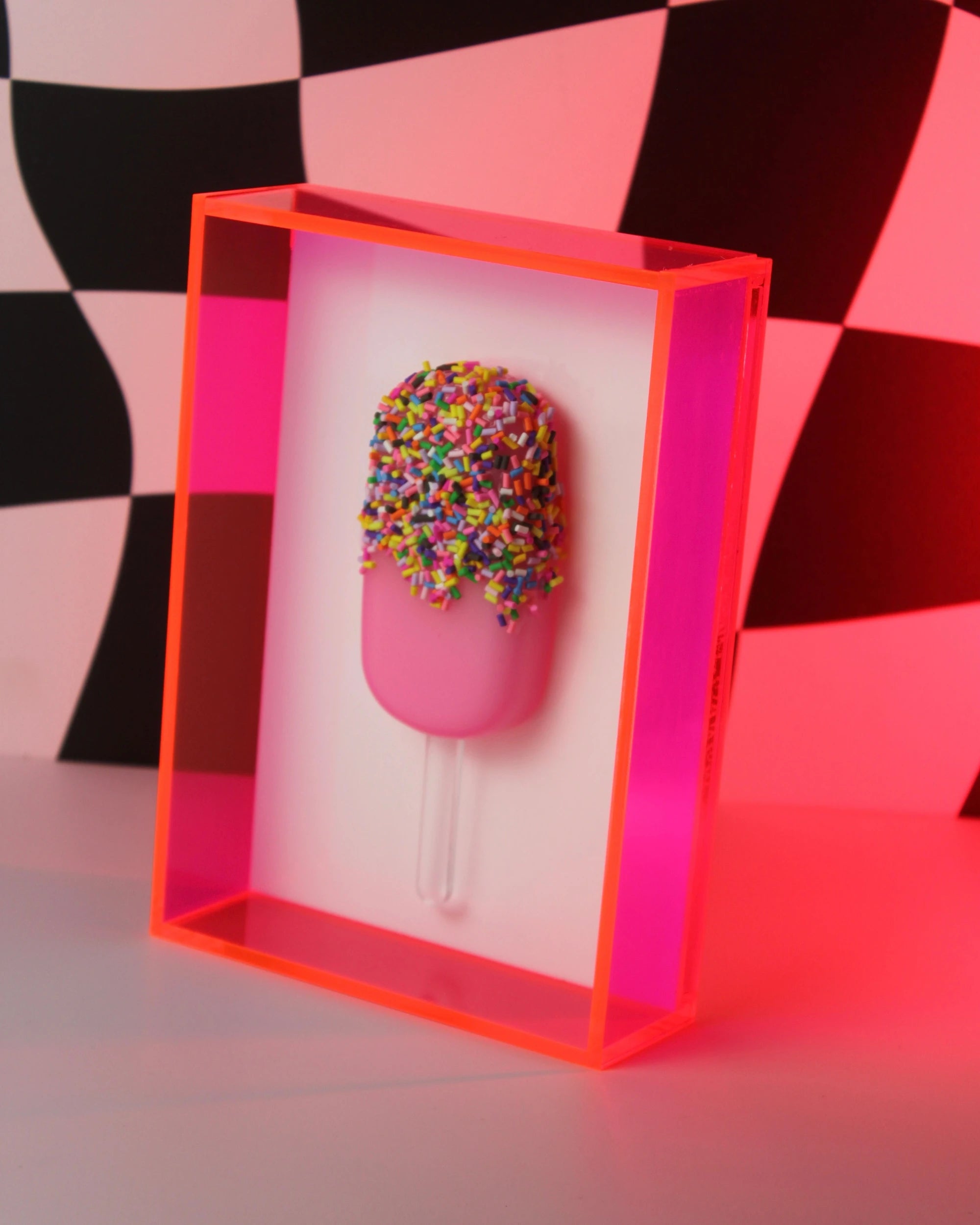 Pop Frame - Escultura de Picolé na Moldura de Acrílico [WEBP]