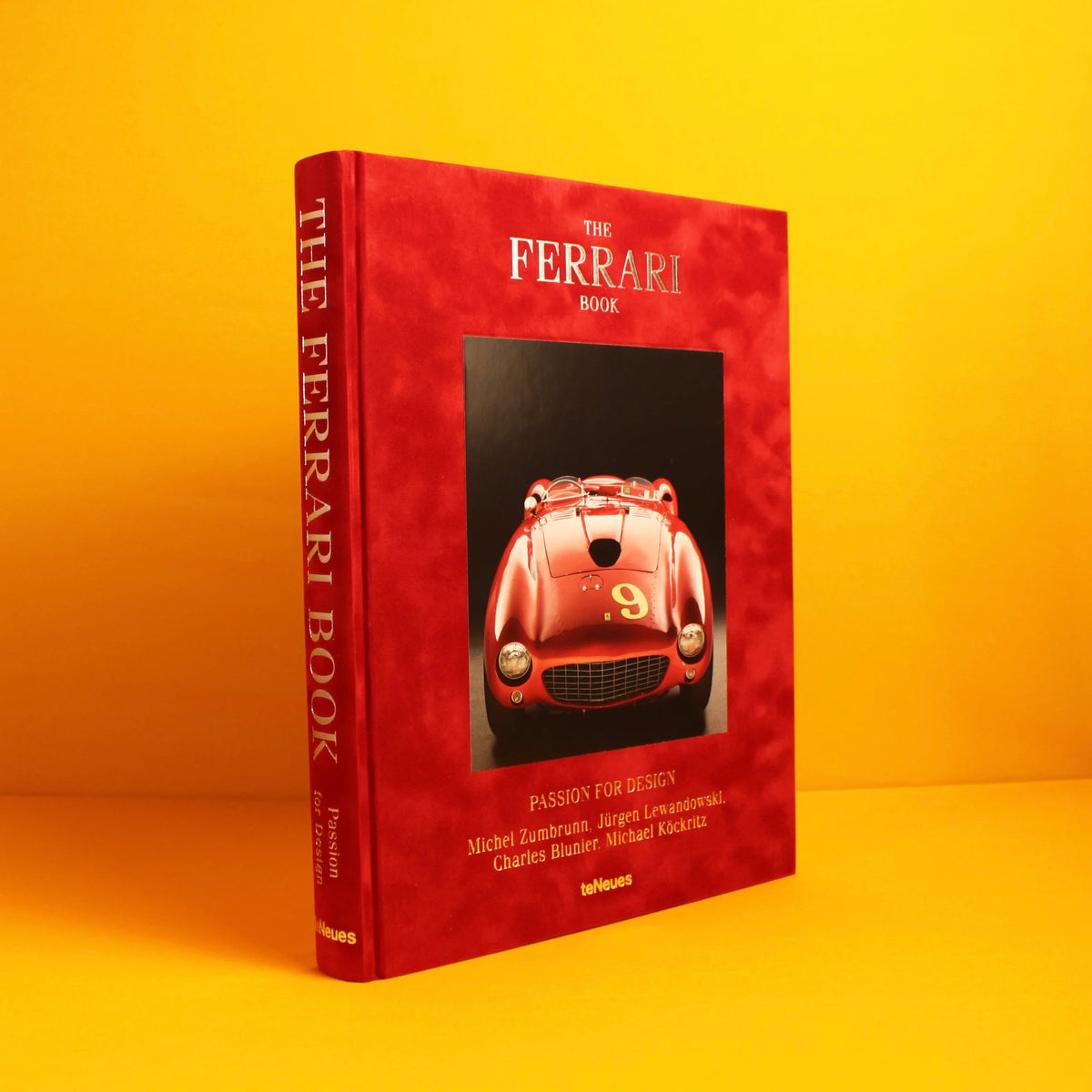 Livro The Ferrari Book teNeues com capa acrílica — imagem 1