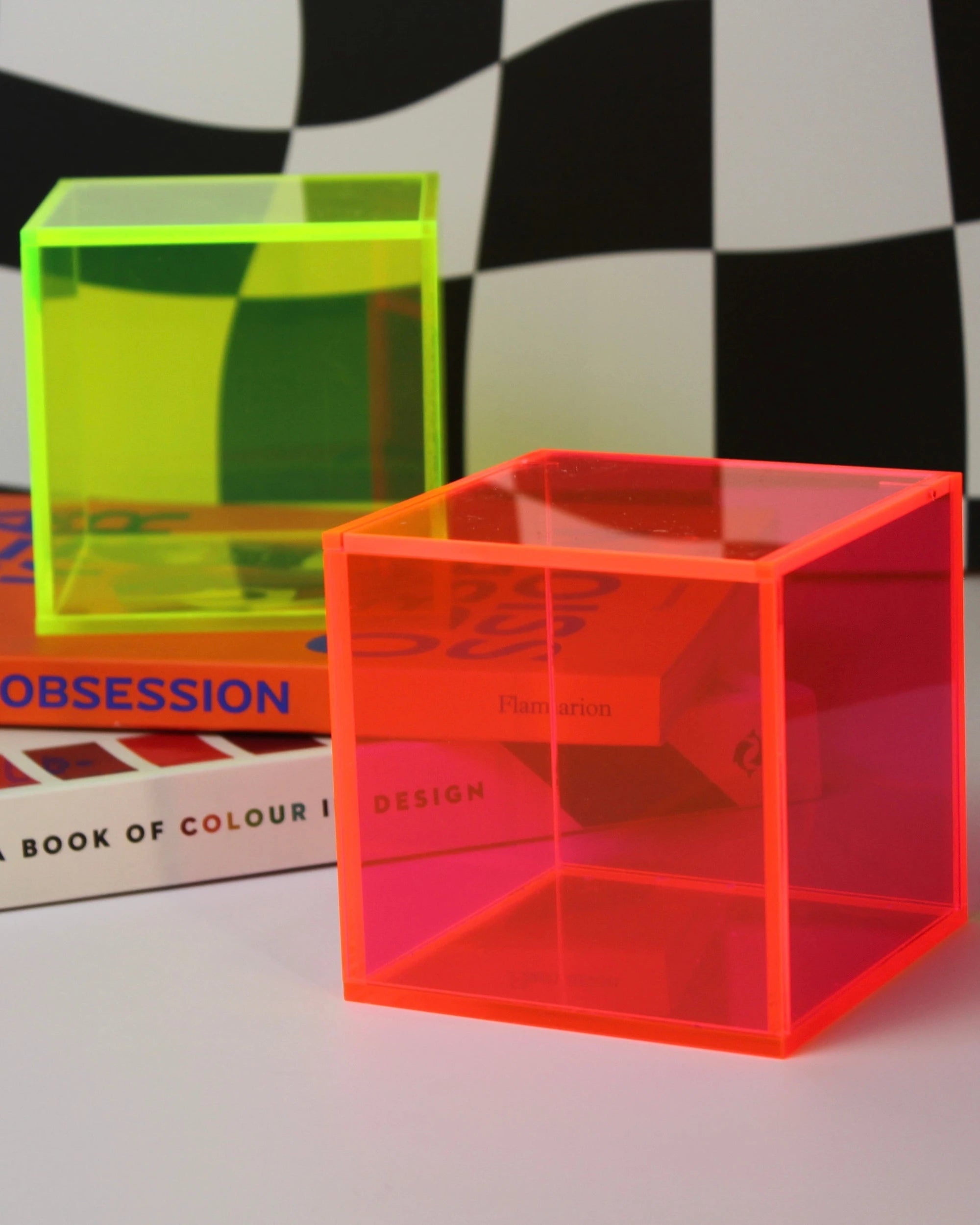 MOOD Box caixa organizadora em acrílico translúcido neon 10x10 cm com tampa basculante Modern Mood [WEBP]