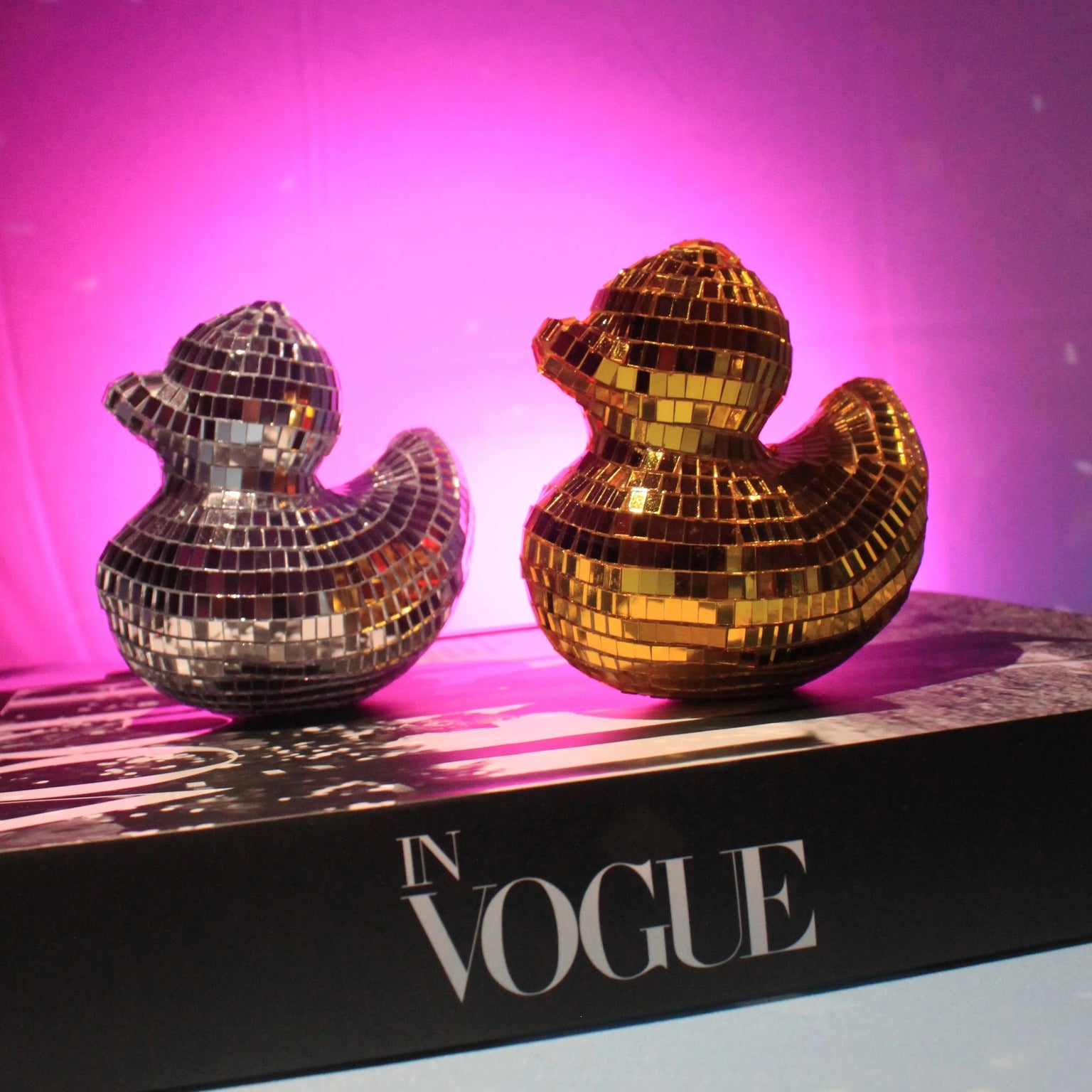 Patinho espelhado decorativo Lucky Duck Modern Mood nas cores dourado e prata, 9,5 cm de altura [WEBP]
