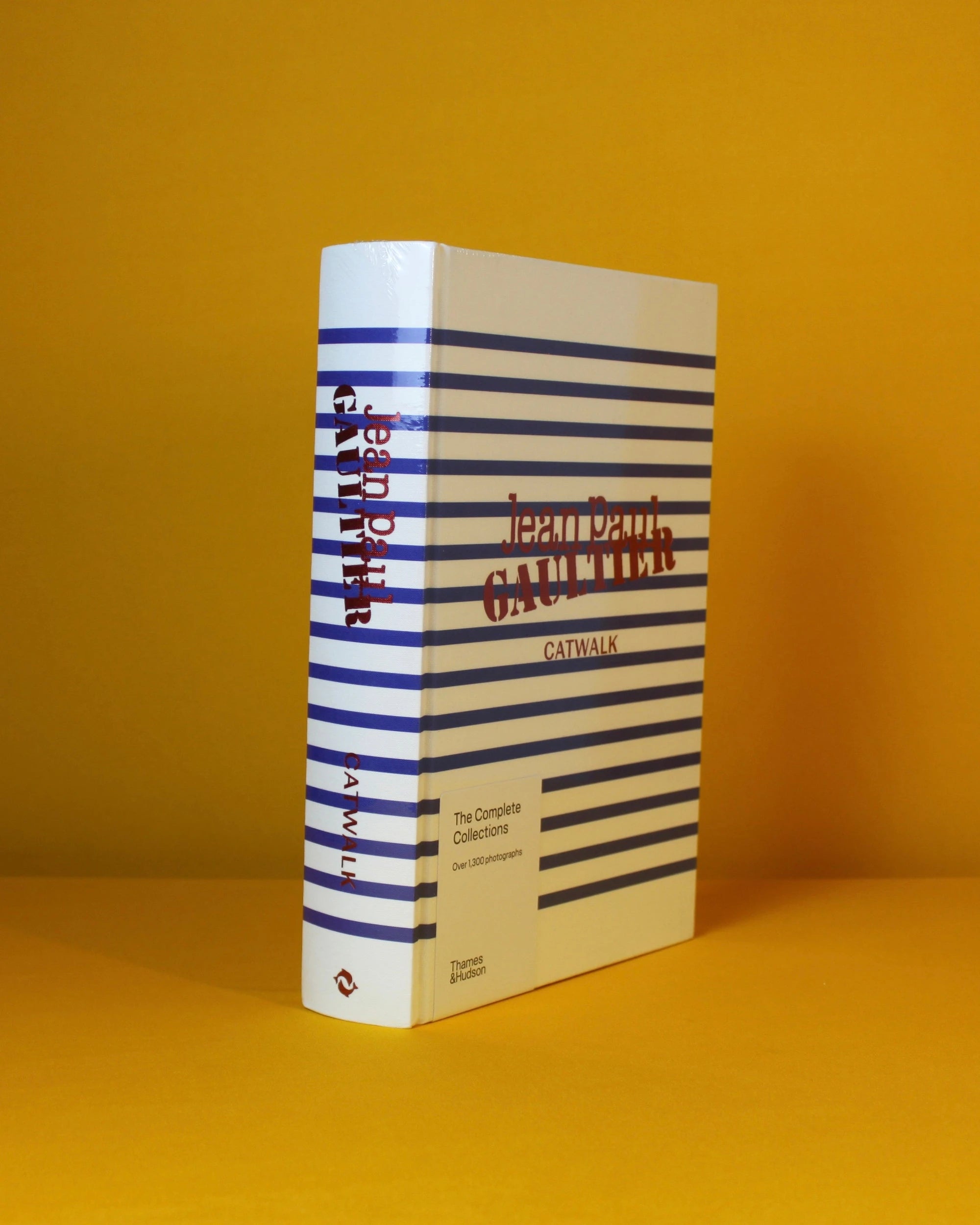 Livro Jean Paul Gaultier Catwalk Thames & Hudson - Modern Mood [WEBP]