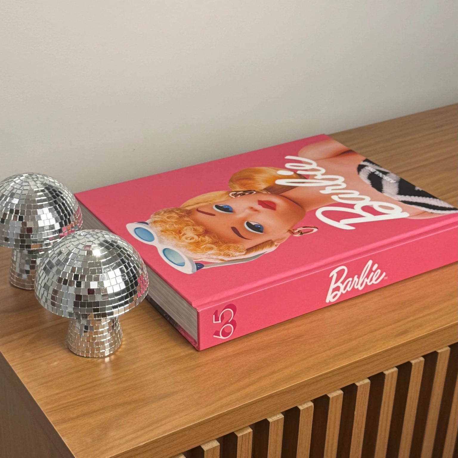 Livro Assouline Barbie - Modern Mood [WEBP]