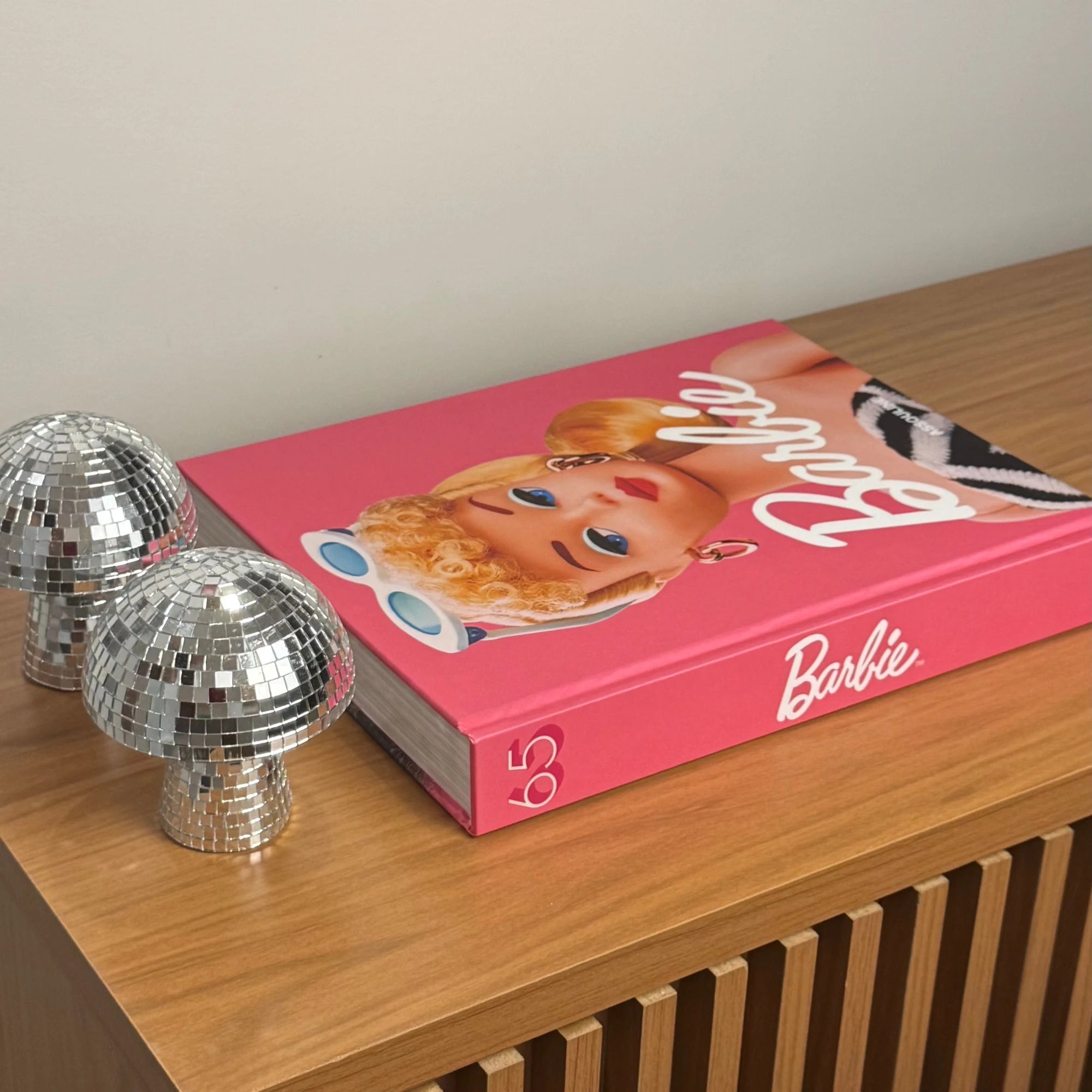 Livro Assouline Barbie - Modern Mood [WEBP]