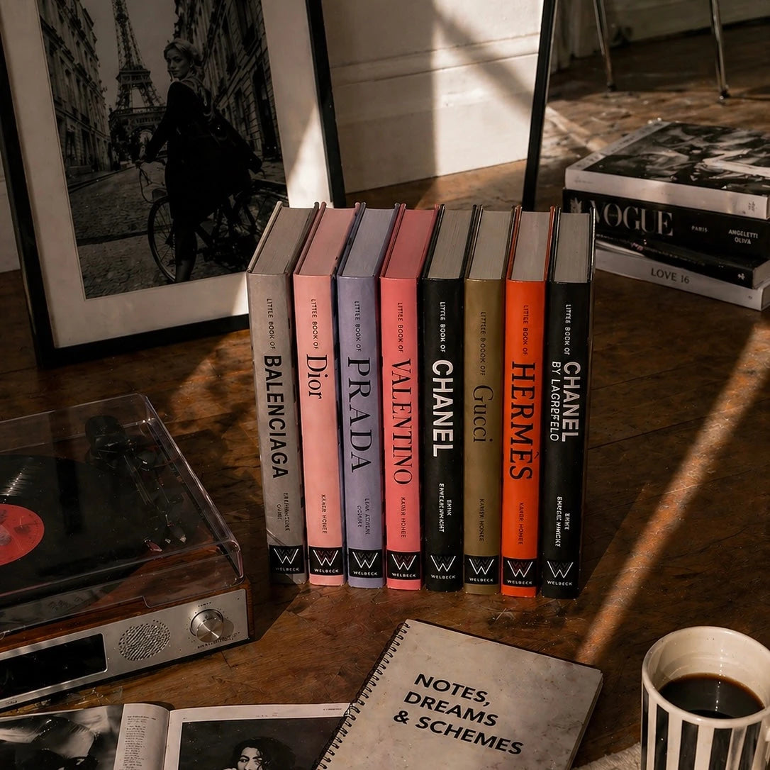 Livro Little Book of Hermès: A História da Maison do Luxo Supremo (Capa Dura Laranja) - Modern Mood [WEBP]