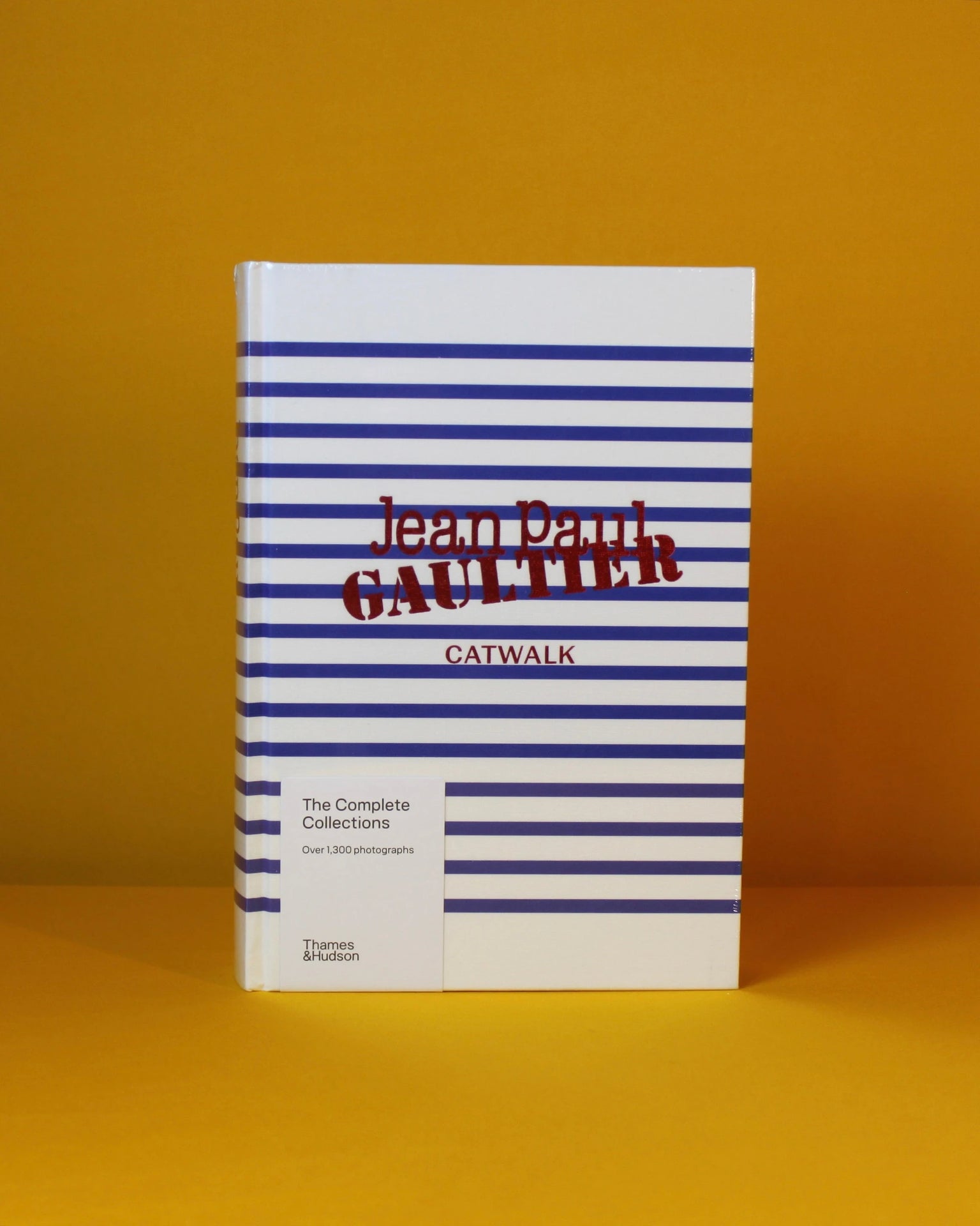 Livro Jean Paul Gaultier Catwalk Thames & Hudson - Modern Mood [WEBP]