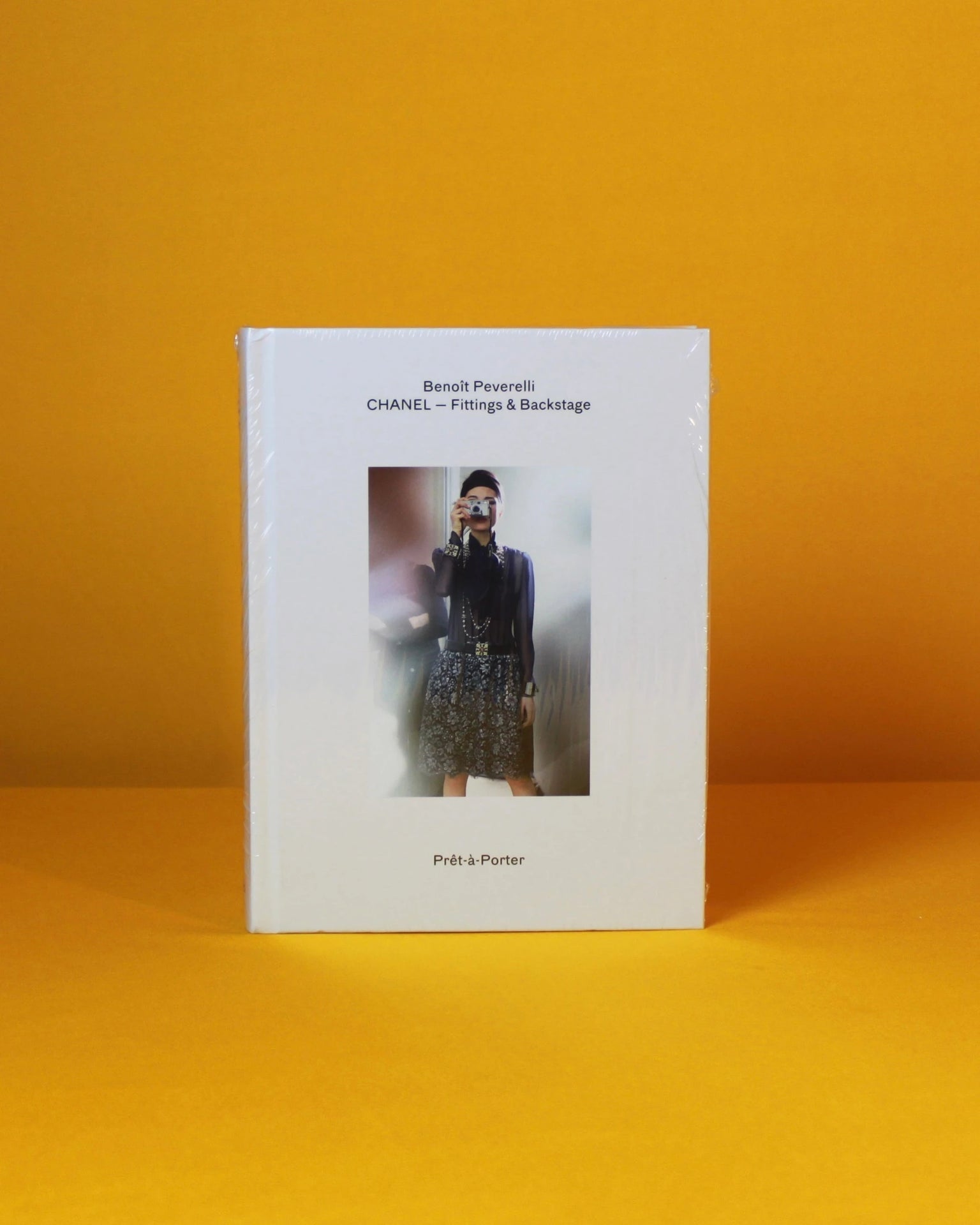 Livro Chanel – Fittings and Backstage – Prêt-à-Porter - Modern Mood [WEBP]