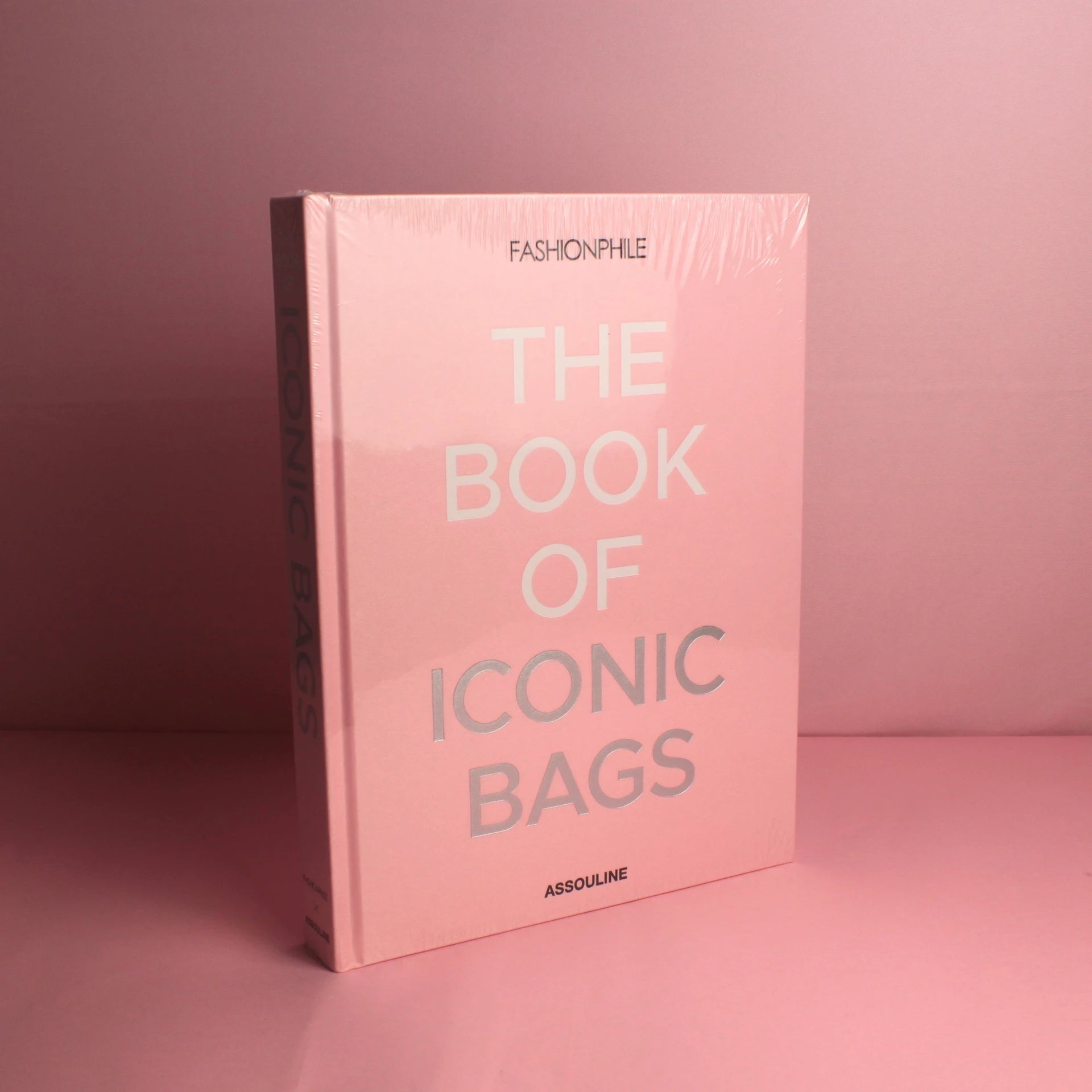 Livro Assouline Iconic Bags em capa dura, coffee table book de moda de luxo para decoração e coleção
