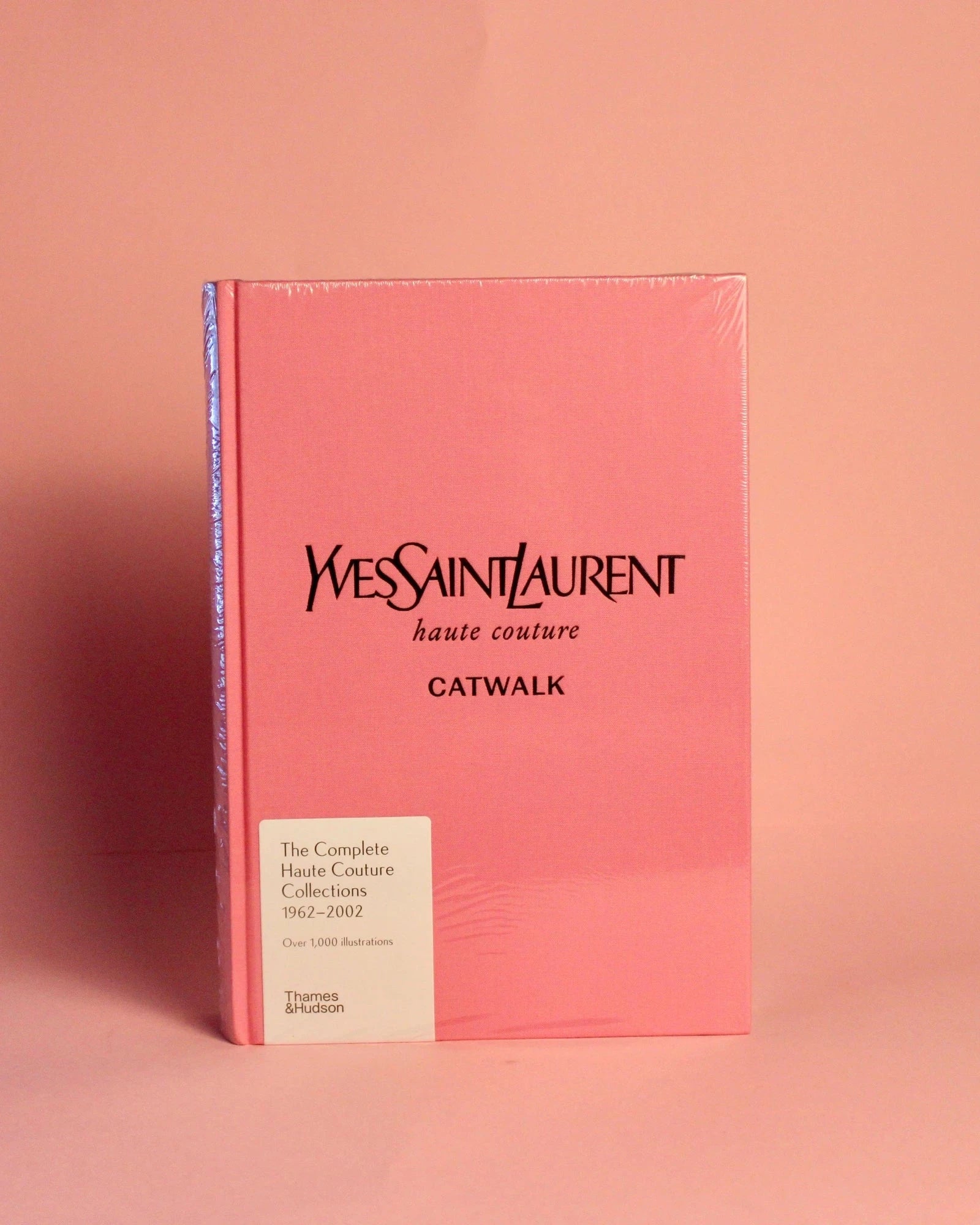 Livro Catwalk Yves Saint Laurent - Modern Mood [WEBP]