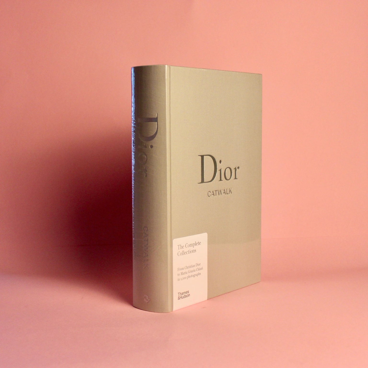 Livro Dior - Catwalk Thames & Hudson - Modern Mood [WEBP]