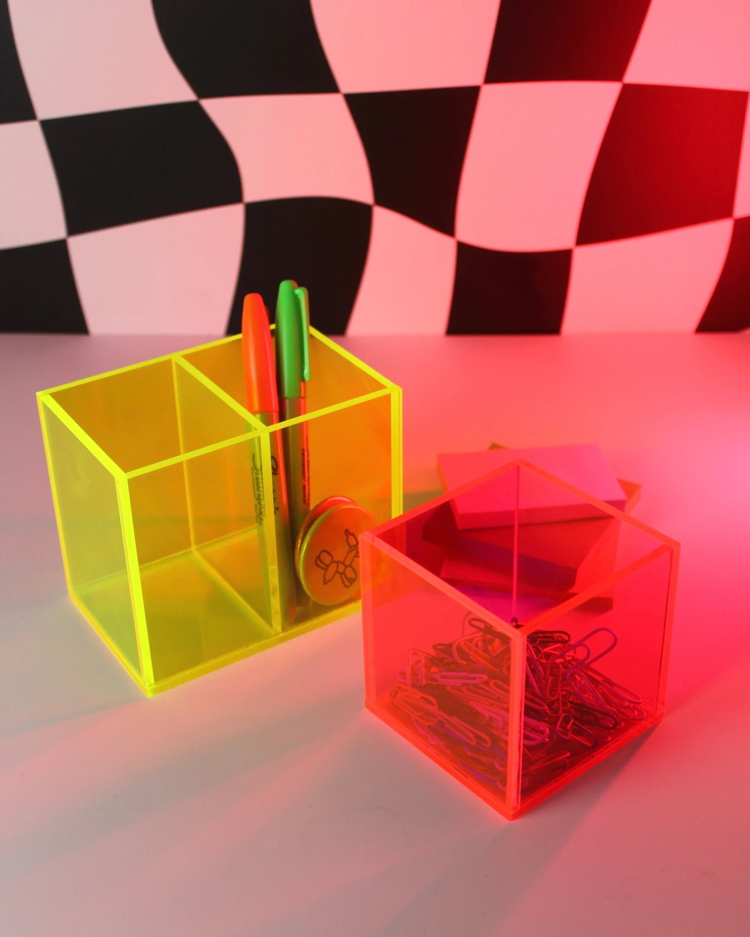 Desk Box - Porta Caneta Duplo de Acrílico Neon [WEBP]