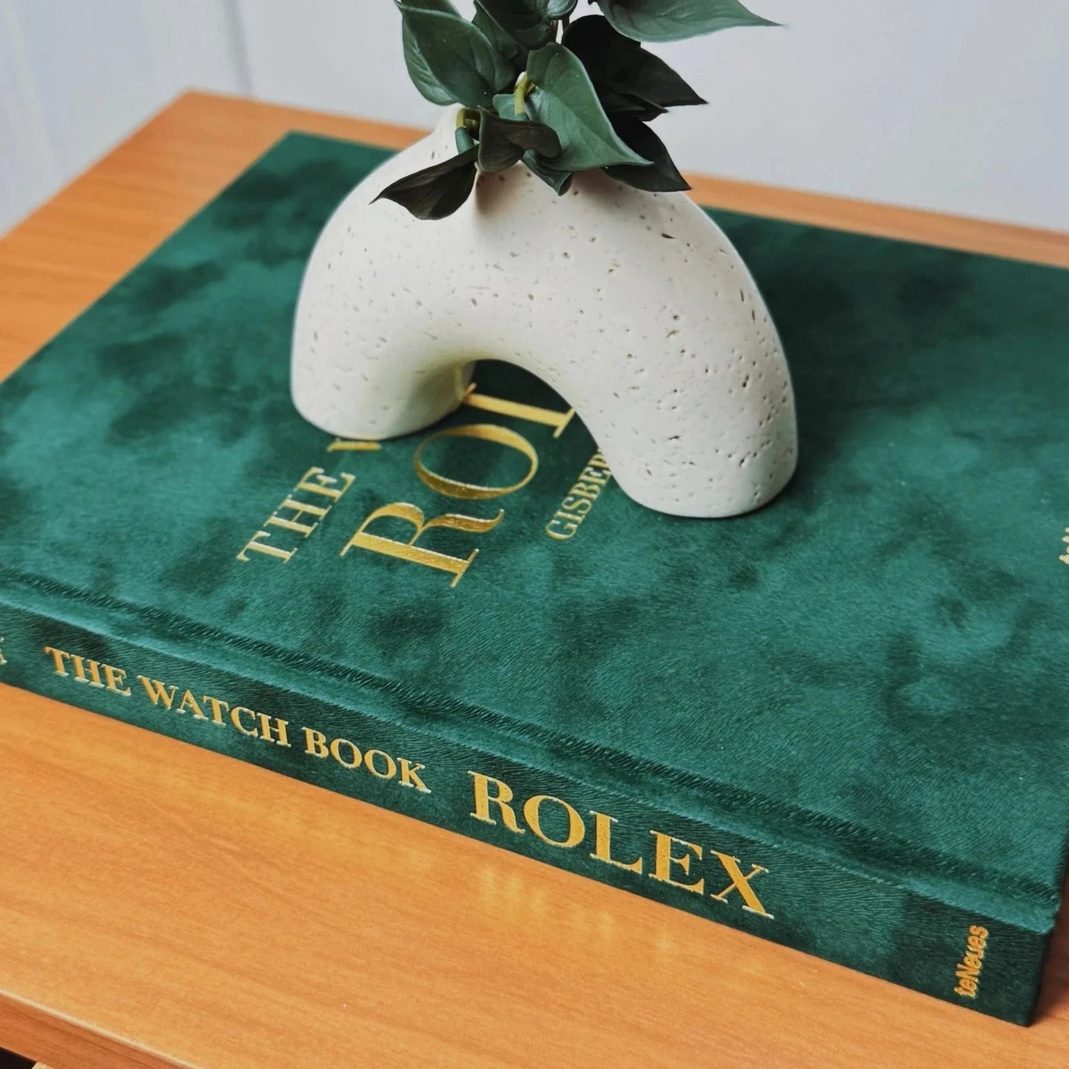 Livro Rolex -  The Watch Book (3rd Updated And Extended Edition) - Modern Mood [WEBP]