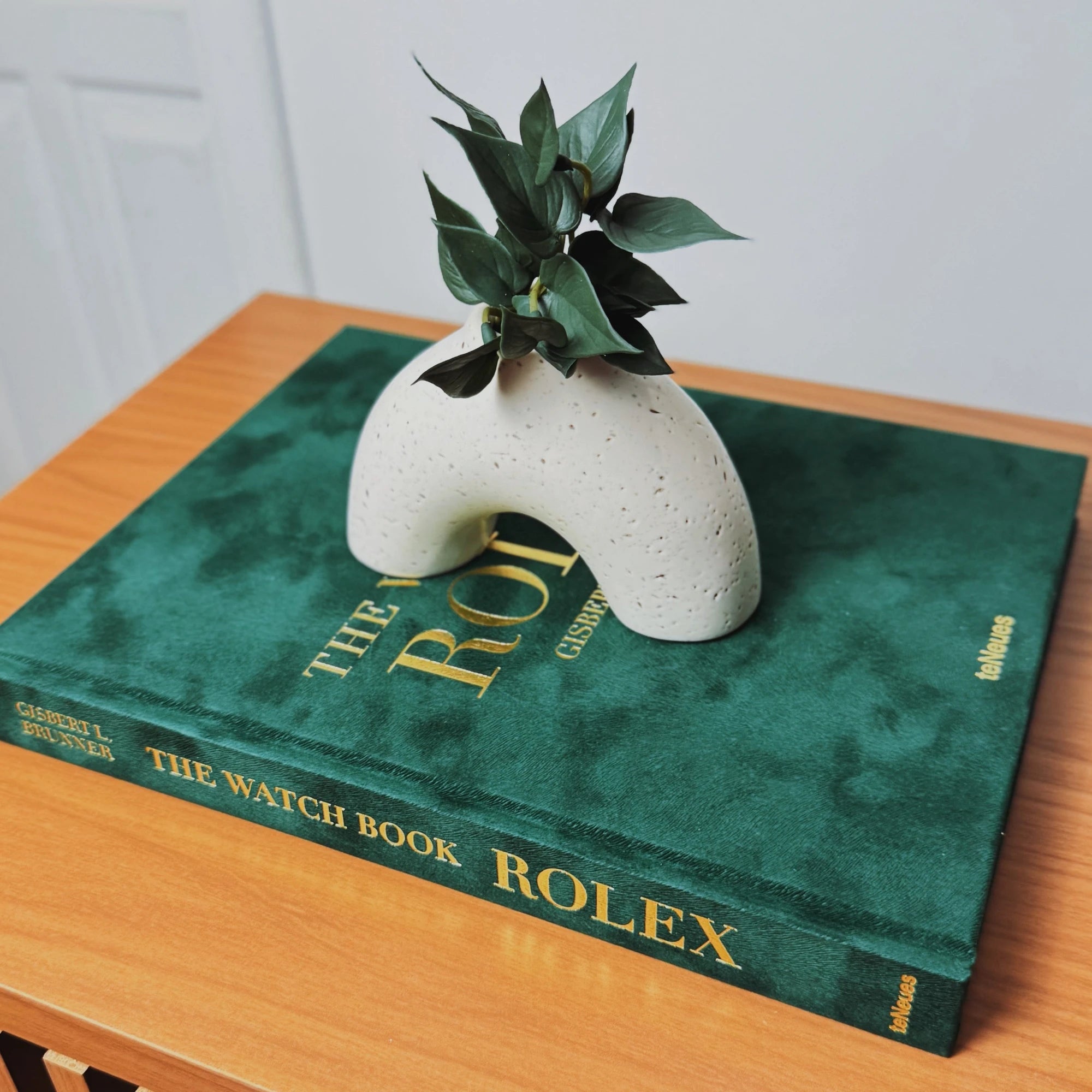 Livro Rolex -  The Watch Book (3rd Updated And Extended Edition) - Modern Mood [WEBP]