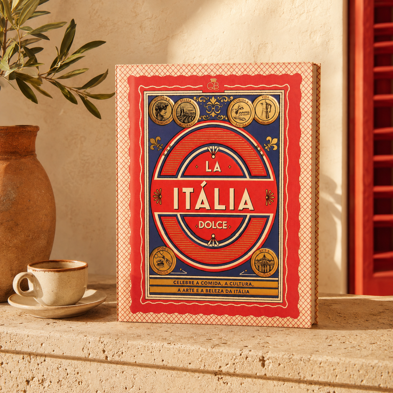Livro La Itália Dolce em composição de inspiração italiana