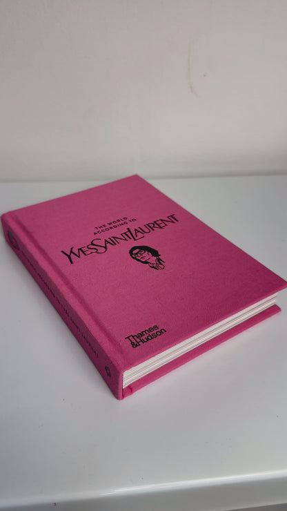 Livro "The World according to Yves Saint Laurent"